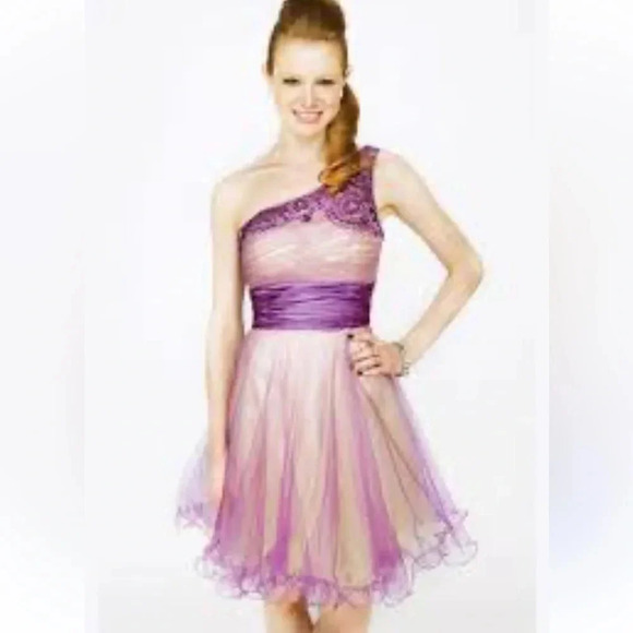 Beyond divison of Jovani dress 👗 size 2 - Picture 1 of 5